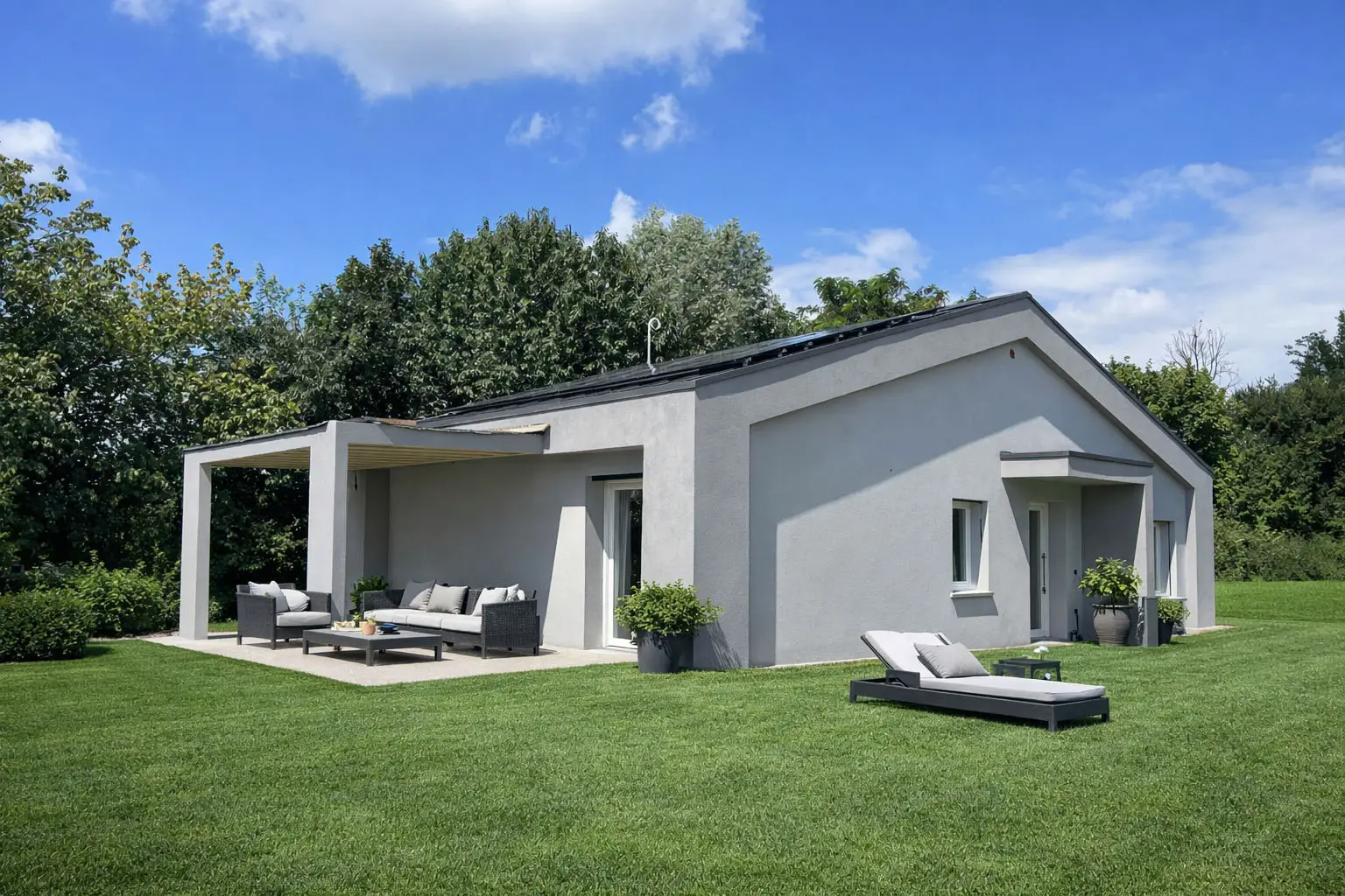 Unità bicamere ad un piano con giardino